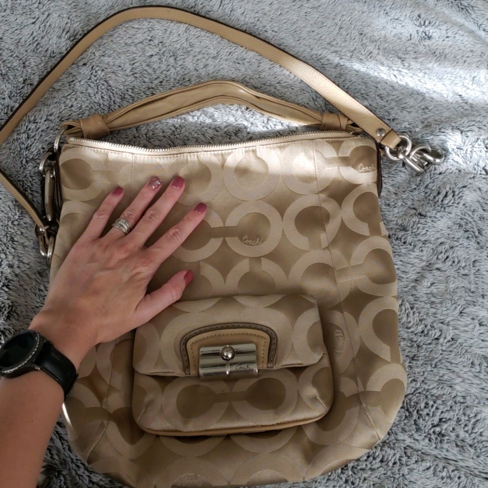 Purse - Picture 2 of 7